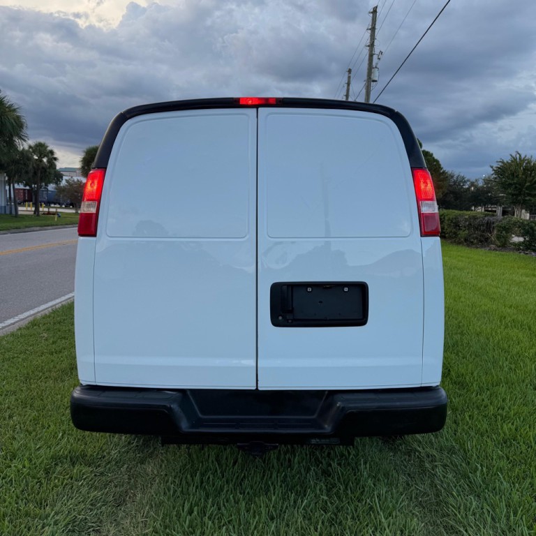 2019 Chevrolet Express Image 4