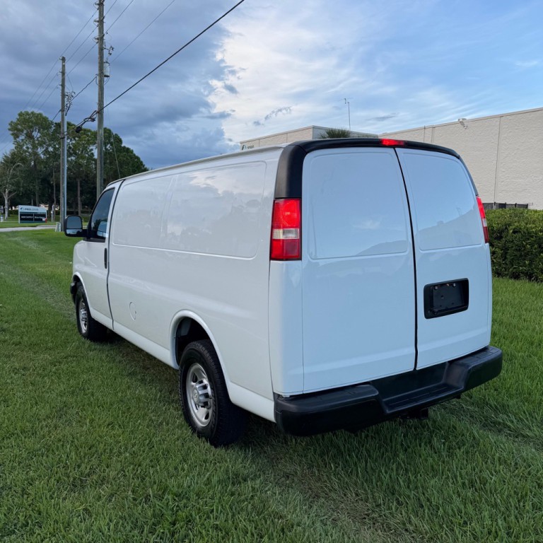 2019 Chevrolet Express Image 5