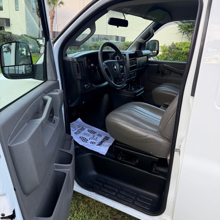 2019 Chevrolet Express Image 6
