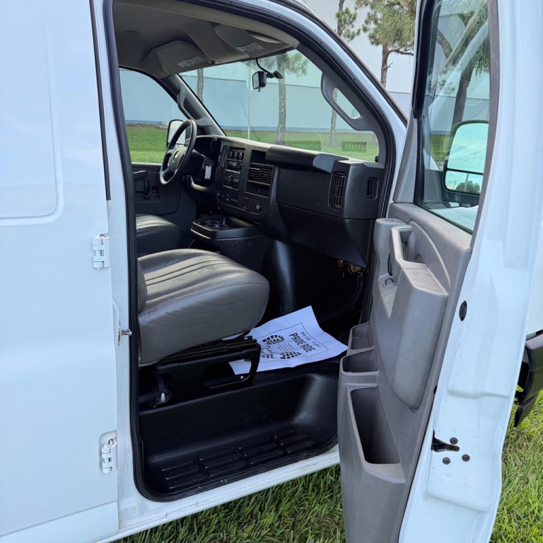 2019 Chevrolet Express Image 7