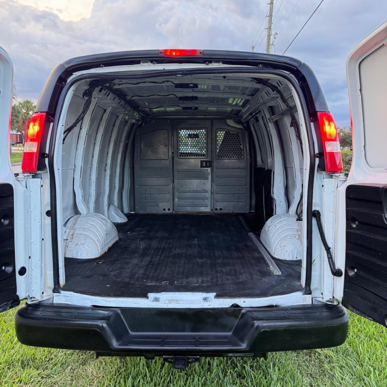 2019 Chevrolet Express Image 9