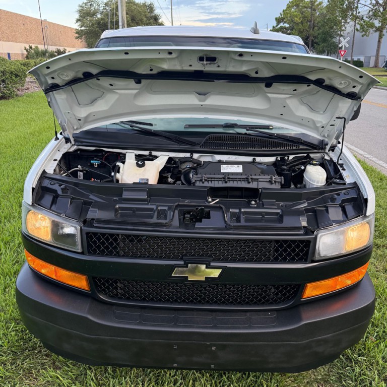 2019 Chevrolet Express Image 10