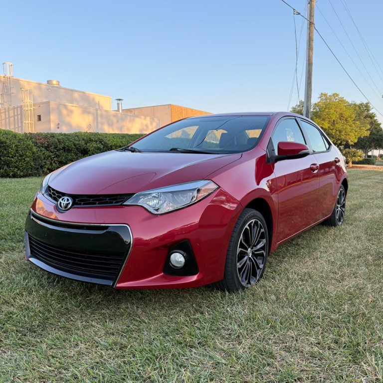 2015 Toyota Corolla Image 1