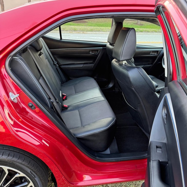 2015 Toyota Corolla Image 9