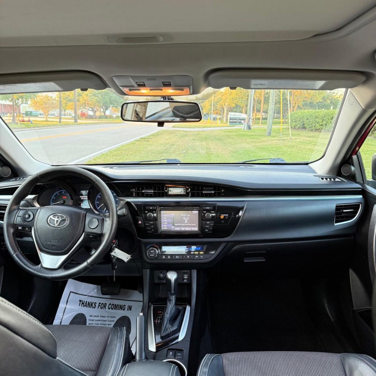 2015 Toyota Corolla Image 10