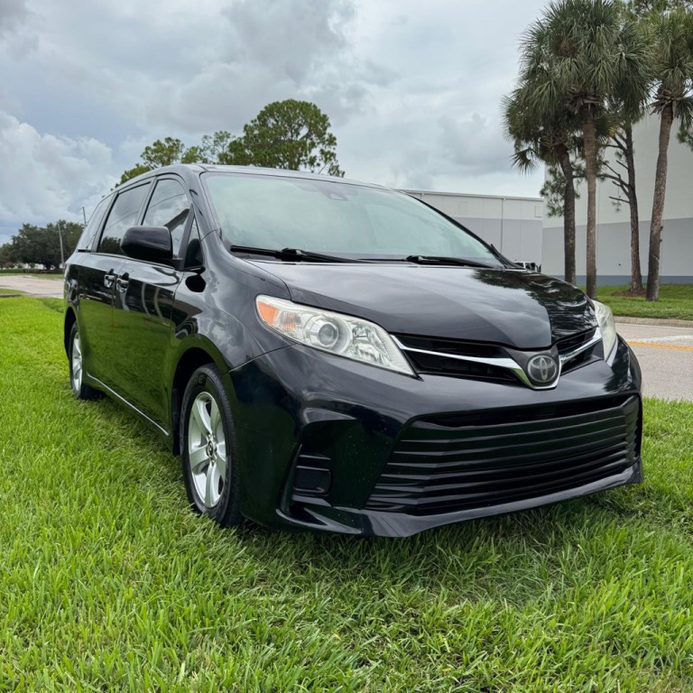 2020 Toyota Sienna Image 3