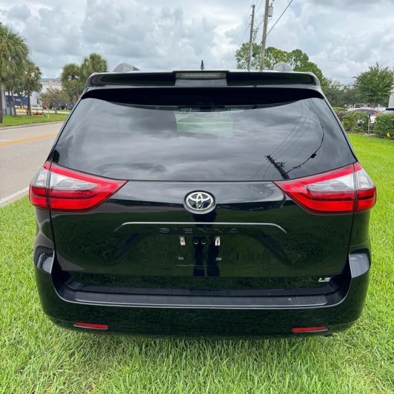 2020 Toyota Sienna Image 5