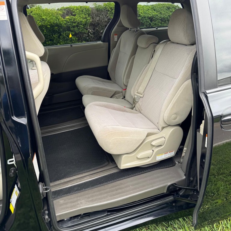 2020 Toyota Sienna Image 11