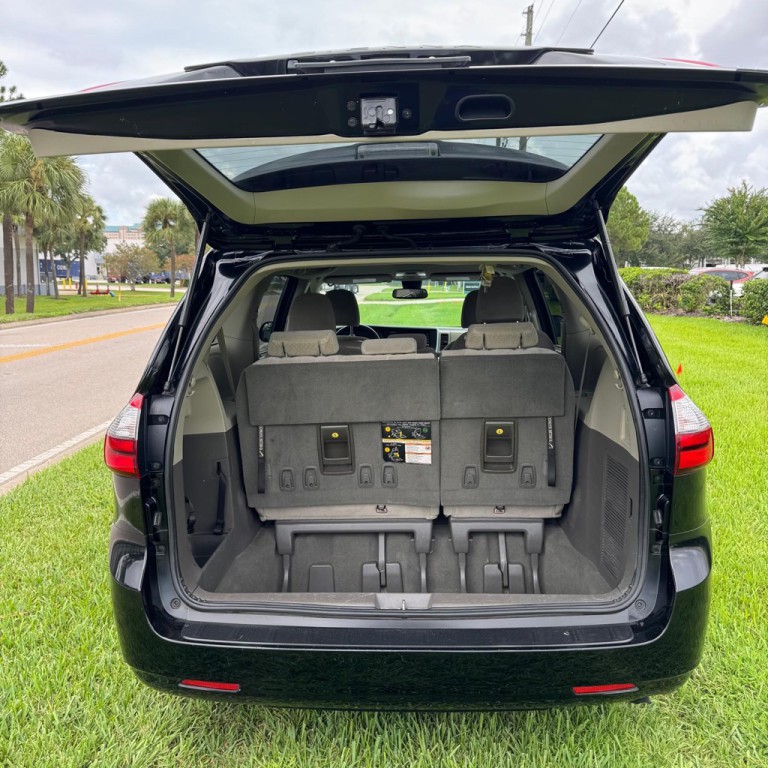 2020 Toyota Sienna Image 14