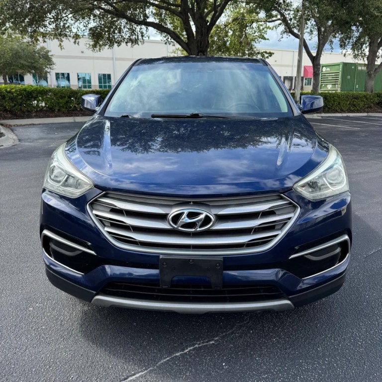 2017 Hyundai Santa Fe Sport Image 2