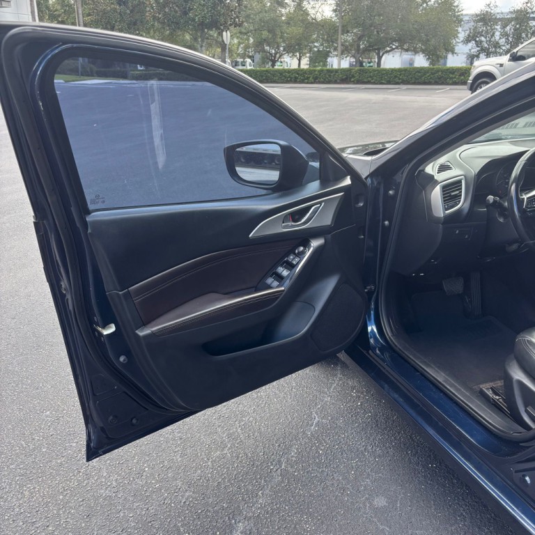 2017 Mazda Mazda3 Image 12