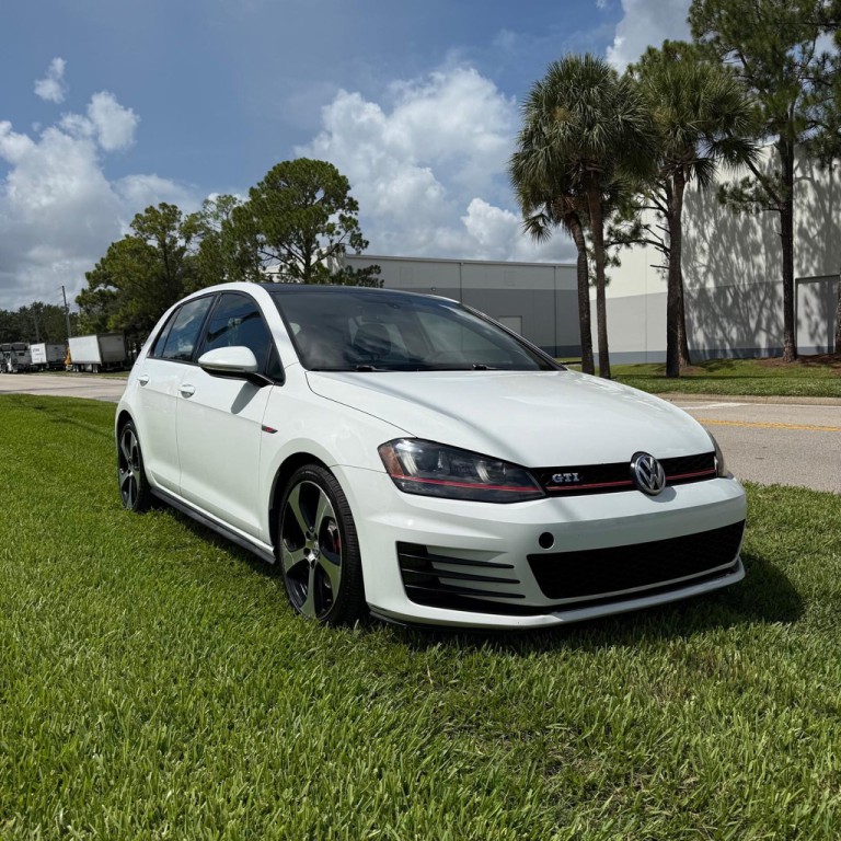 2015 Volkswagen GTI Image 3