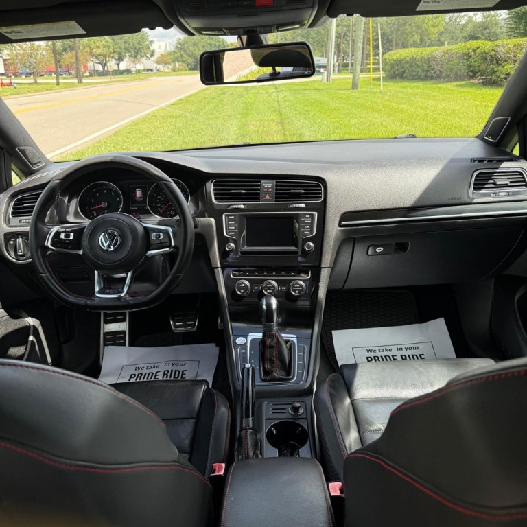 2015 Volkswagen GTI Image 8
