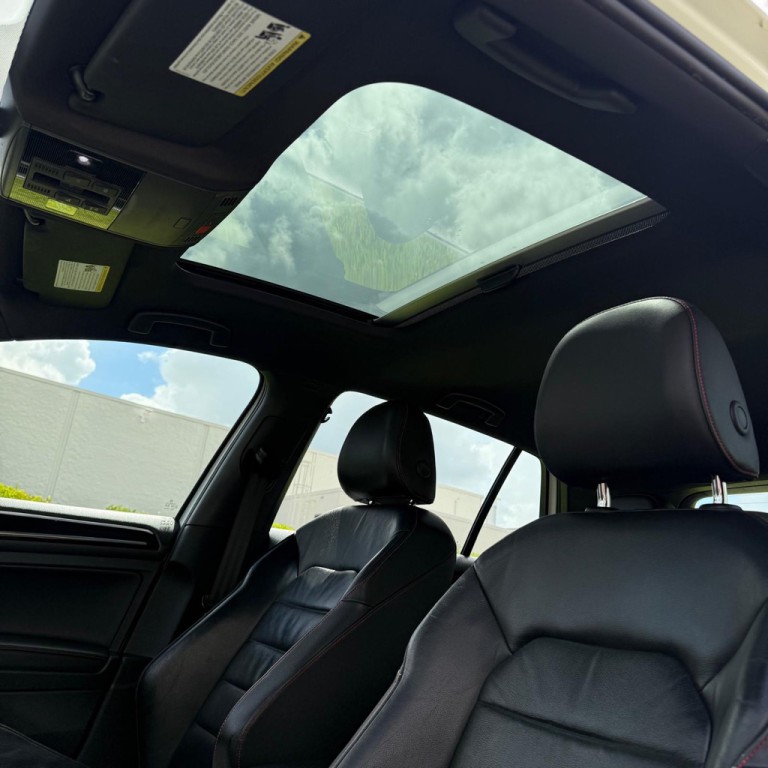 2015 Volkswagen GTI Image 13