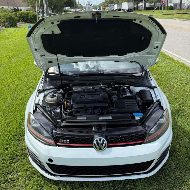2015 Volkswagen GTI Image 15