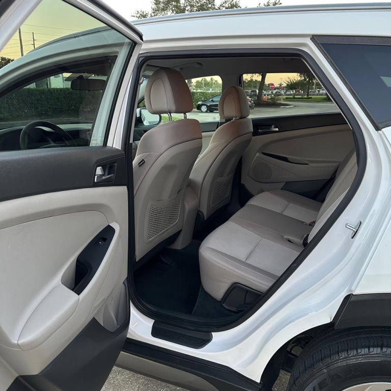 2016 Hyundai Tucson Image 10