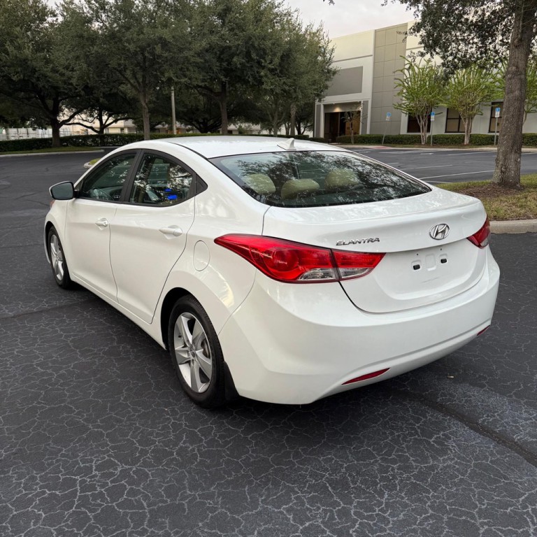2013 Hyundai Elantra Image 6