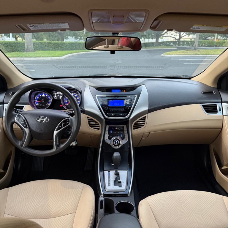 2013 Hyundai Elantra Image 7