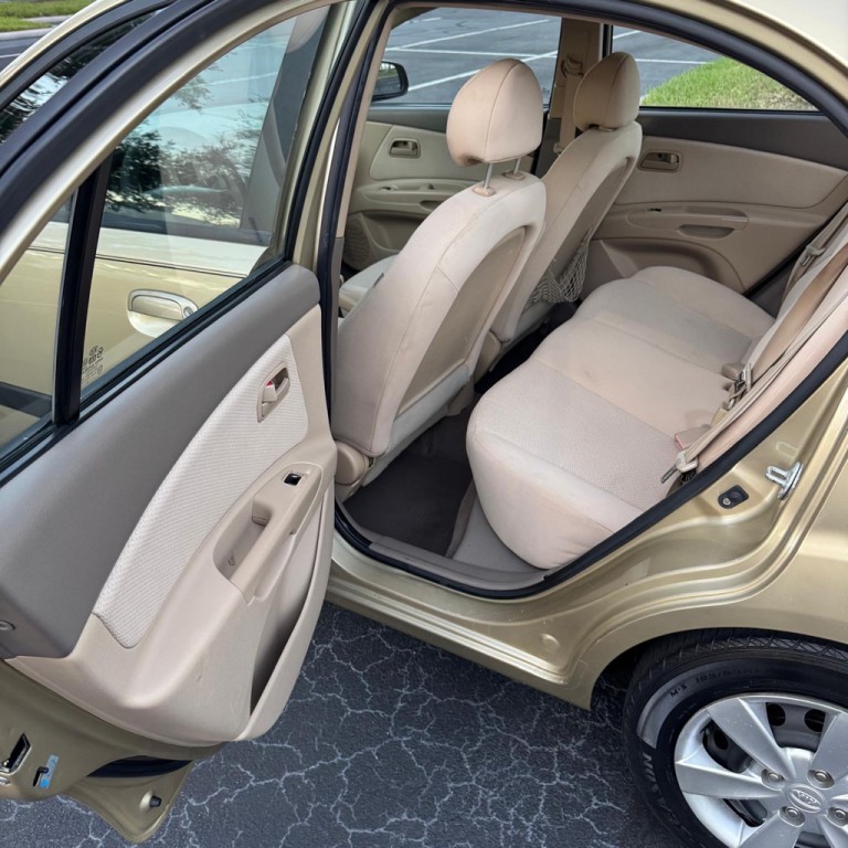2009 Kia Rio Image 10