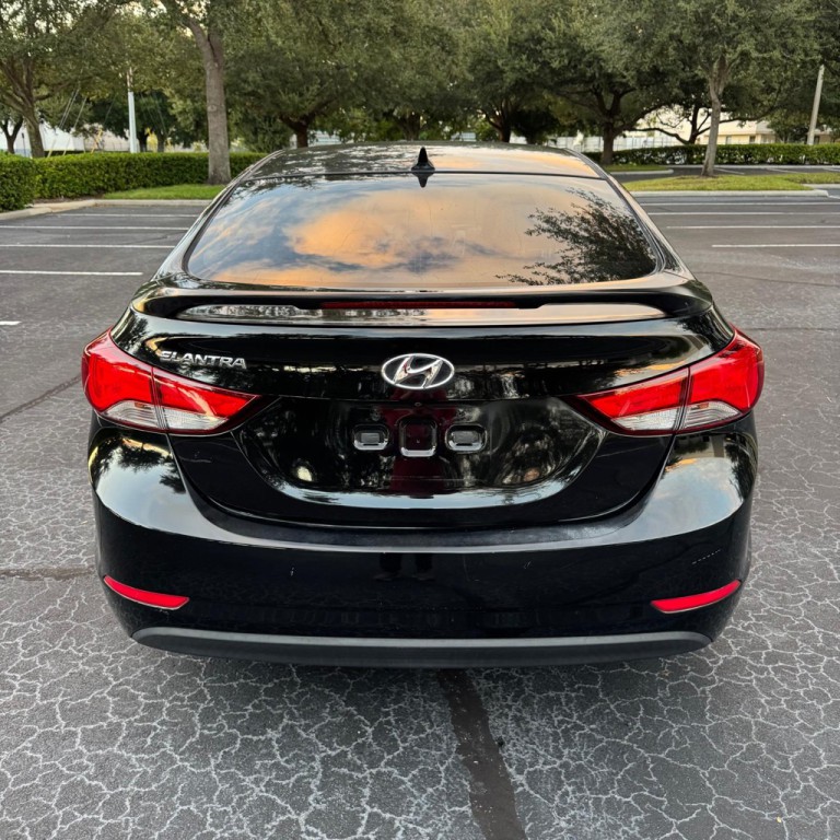2015 Hyundai Elantra Image 5