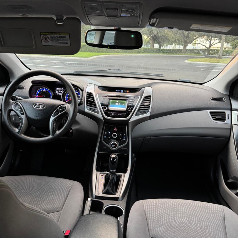 2015 Hyundai Elantra Image 7