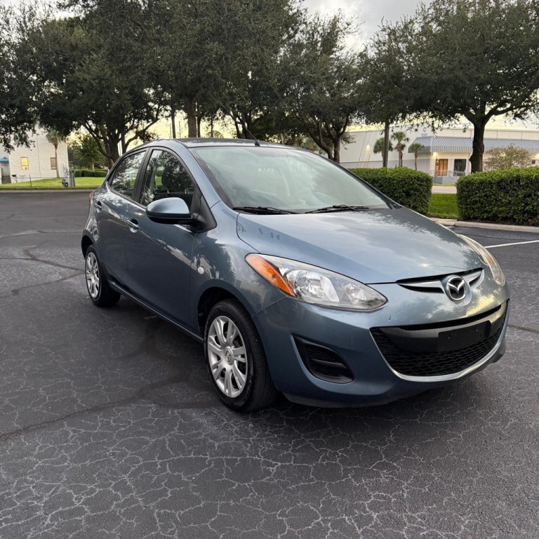 2014 Mazda Mazda2 Image 3