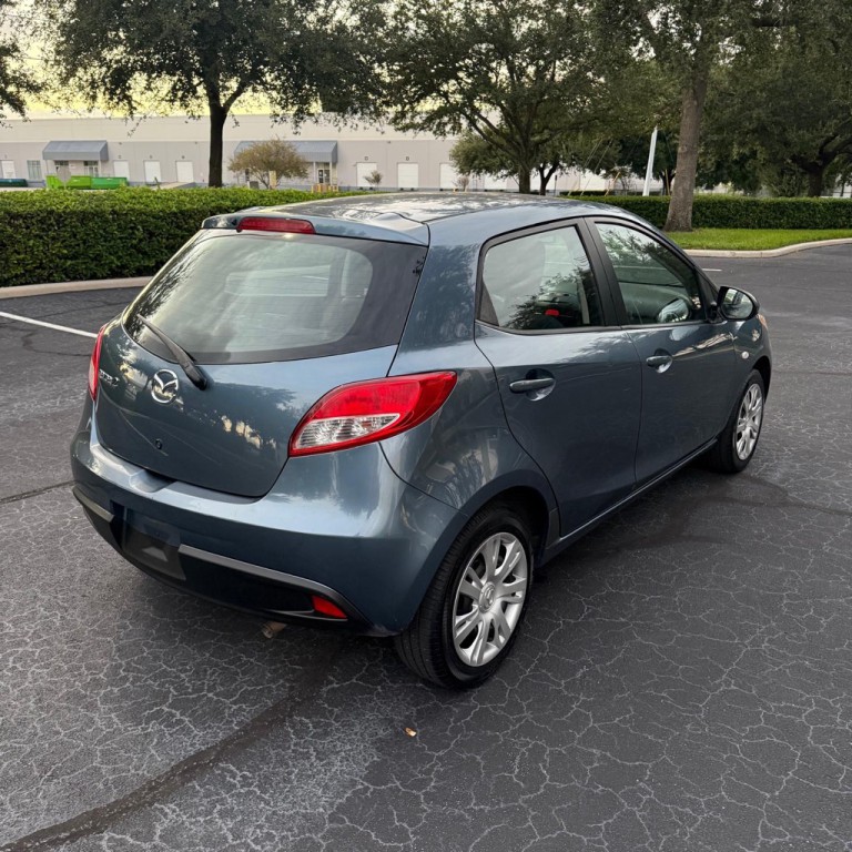 2014 Mazda Mazda2 Image 4