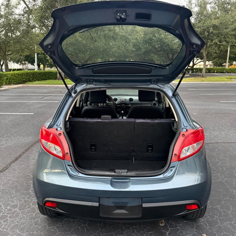 2014 Mazda Mazda2 Image 12