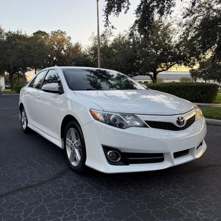 2014 Toyota Camry Image 3