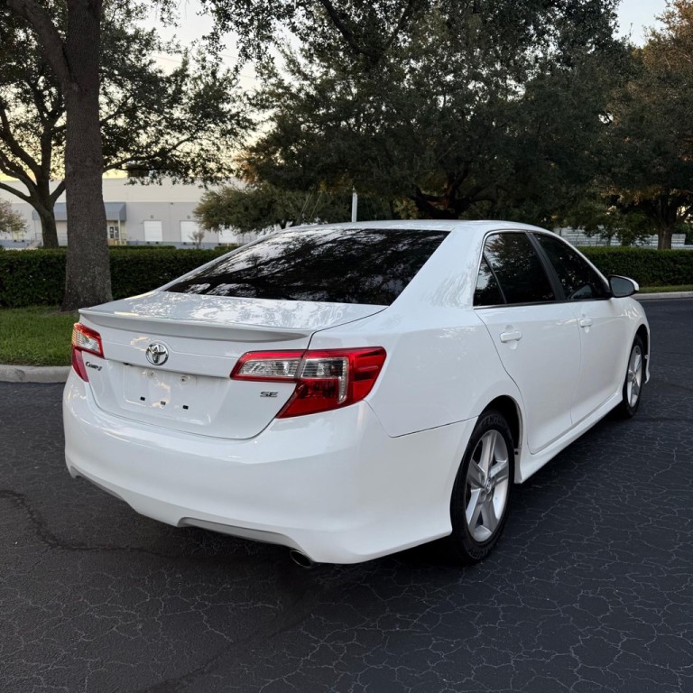 2014 Toyota Camry Image 4