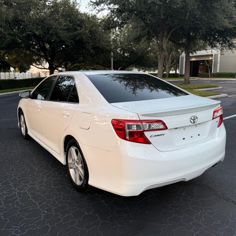 2014 Toyota Camry Image 6