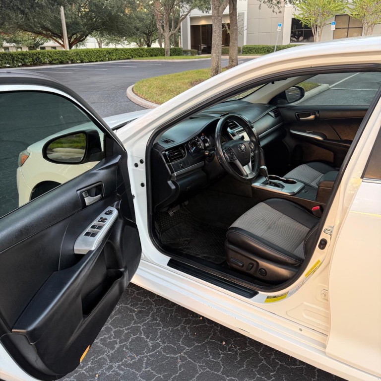 2014 Toyota Camry Image 8