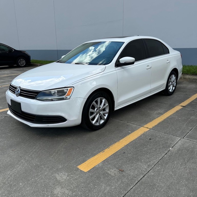 2013 Volkswagen Jetta Image 1