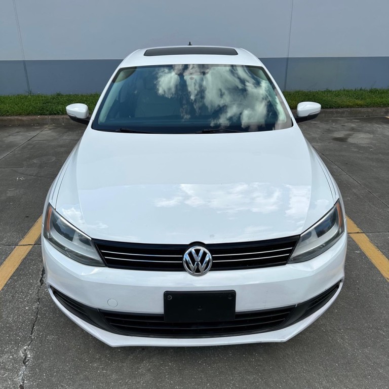 2013 Volkswagen Jetta Image 2