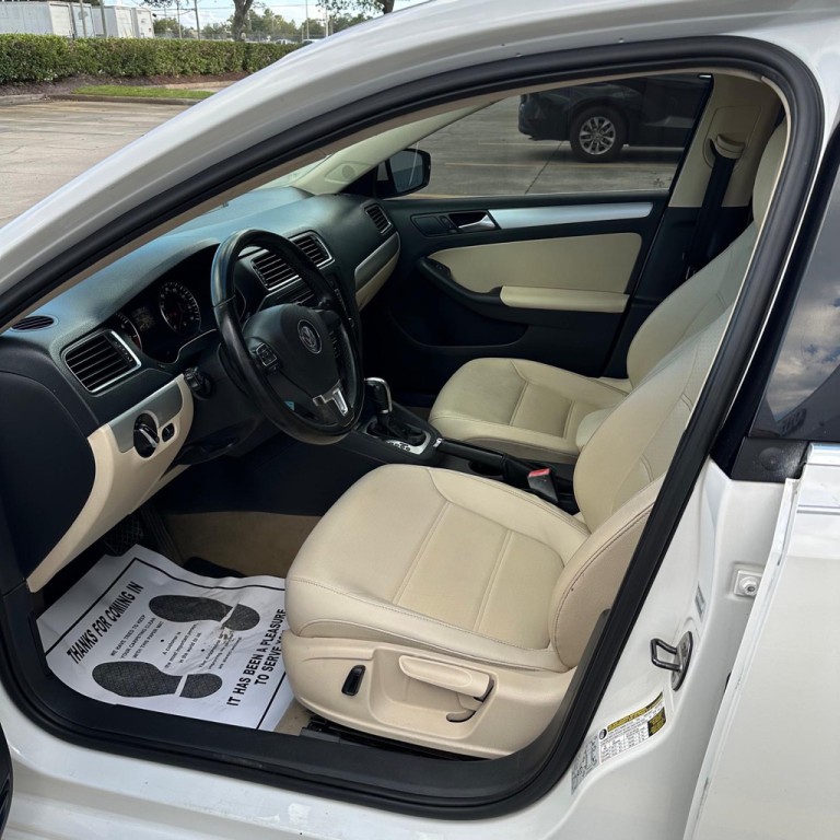 2013 Volkswagen Jetta Image 8