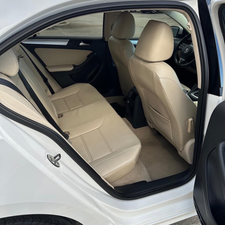 2013 Volkswagen Jetta Image 11