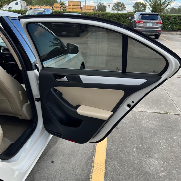 2013 Volkswagen Jetta Image 14