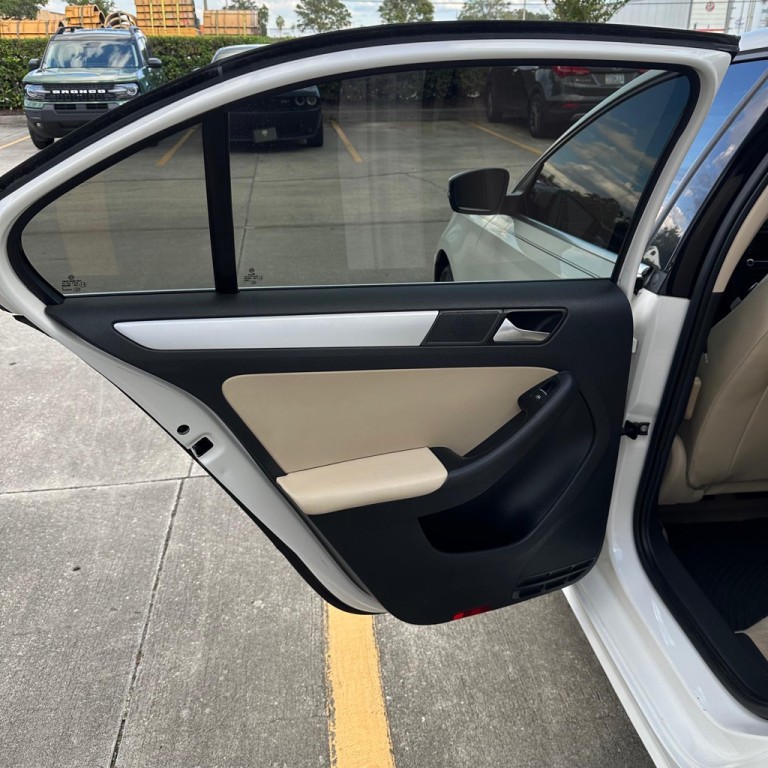 2013 Volkswagen Jetta Image 15