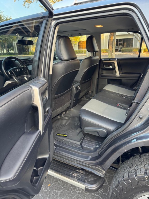 2018 Toyota 4Runner Image 9