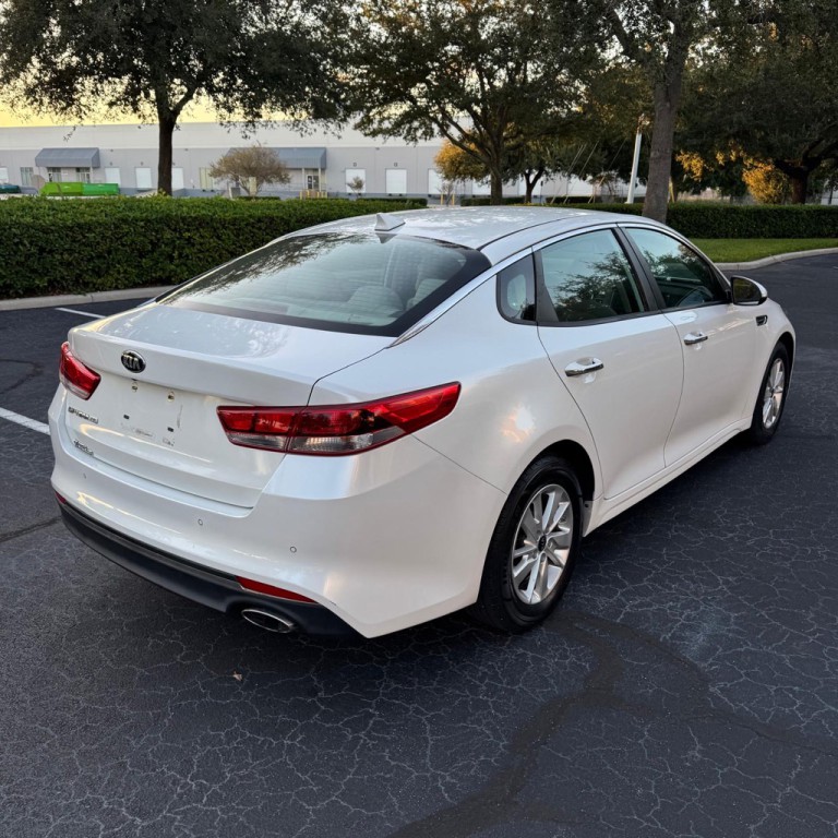 2018 Kia Optima Image 4