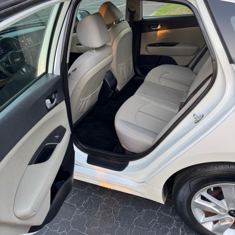 2018 Kia Optima Image 9