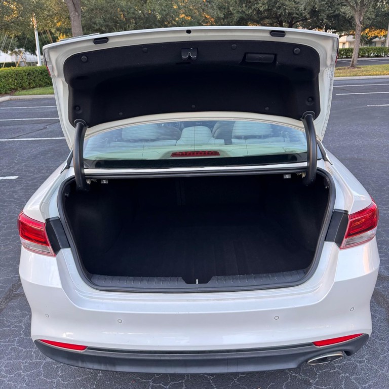 2018 Kia Optima Image 12