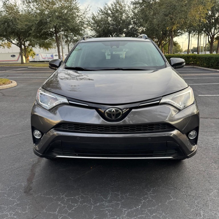 2018 Toyota Rav4 Image 2