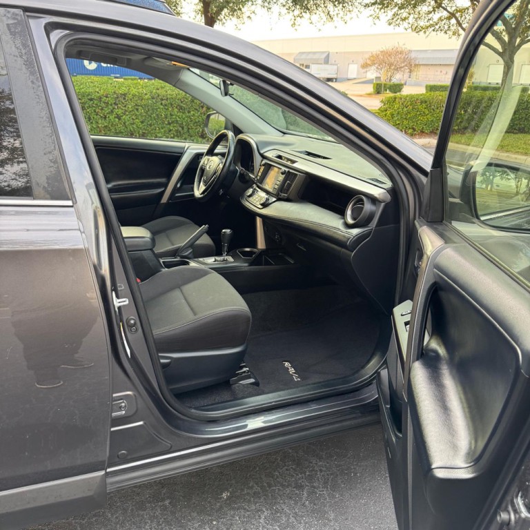 2018 Toyota Rav4 Image 8