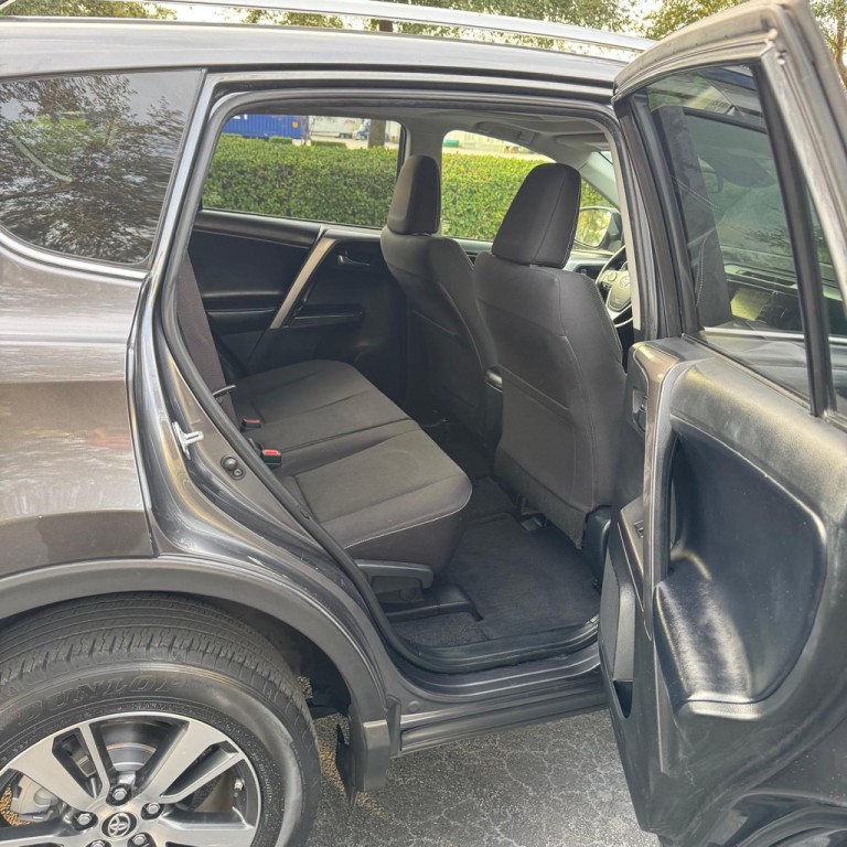 2018 Toyota Rav4 Image 10