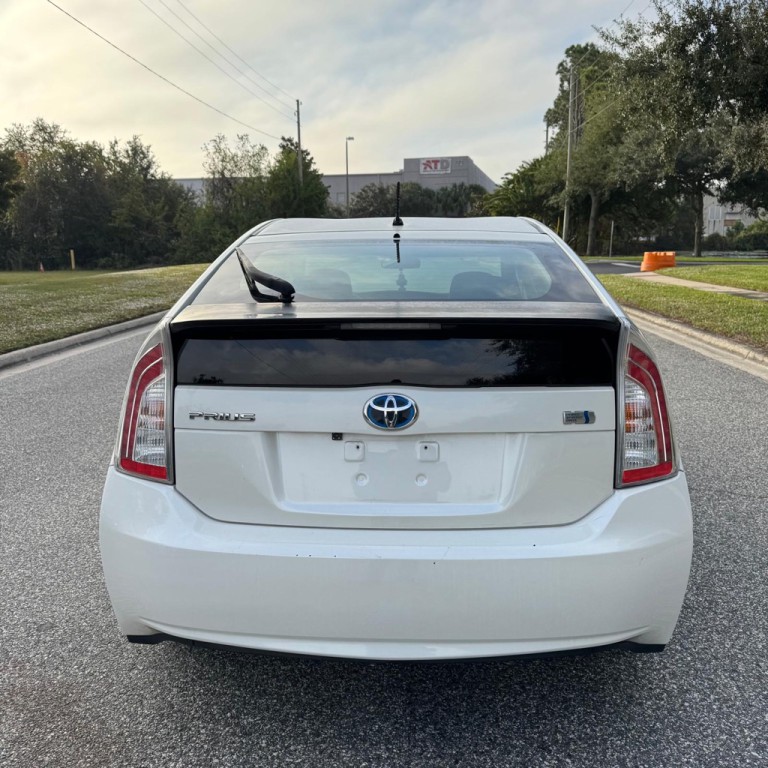 2012 Toyota Prius Image 5