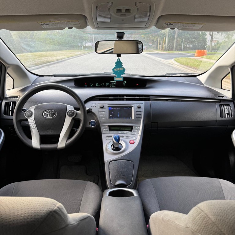 2012 Toyota Prius Image 7