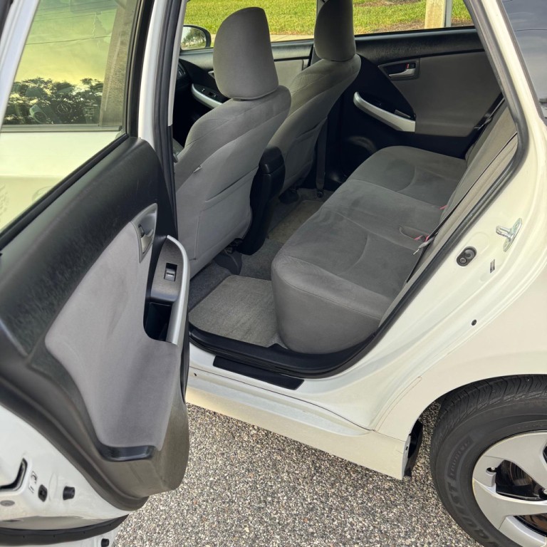 2012 Toyota Prius Image 10