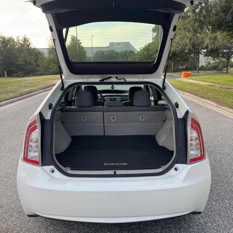 2012 Toyota Prius Image 12