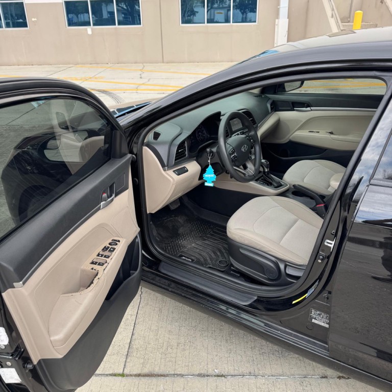 2019 Hyundai Elantra Image 8